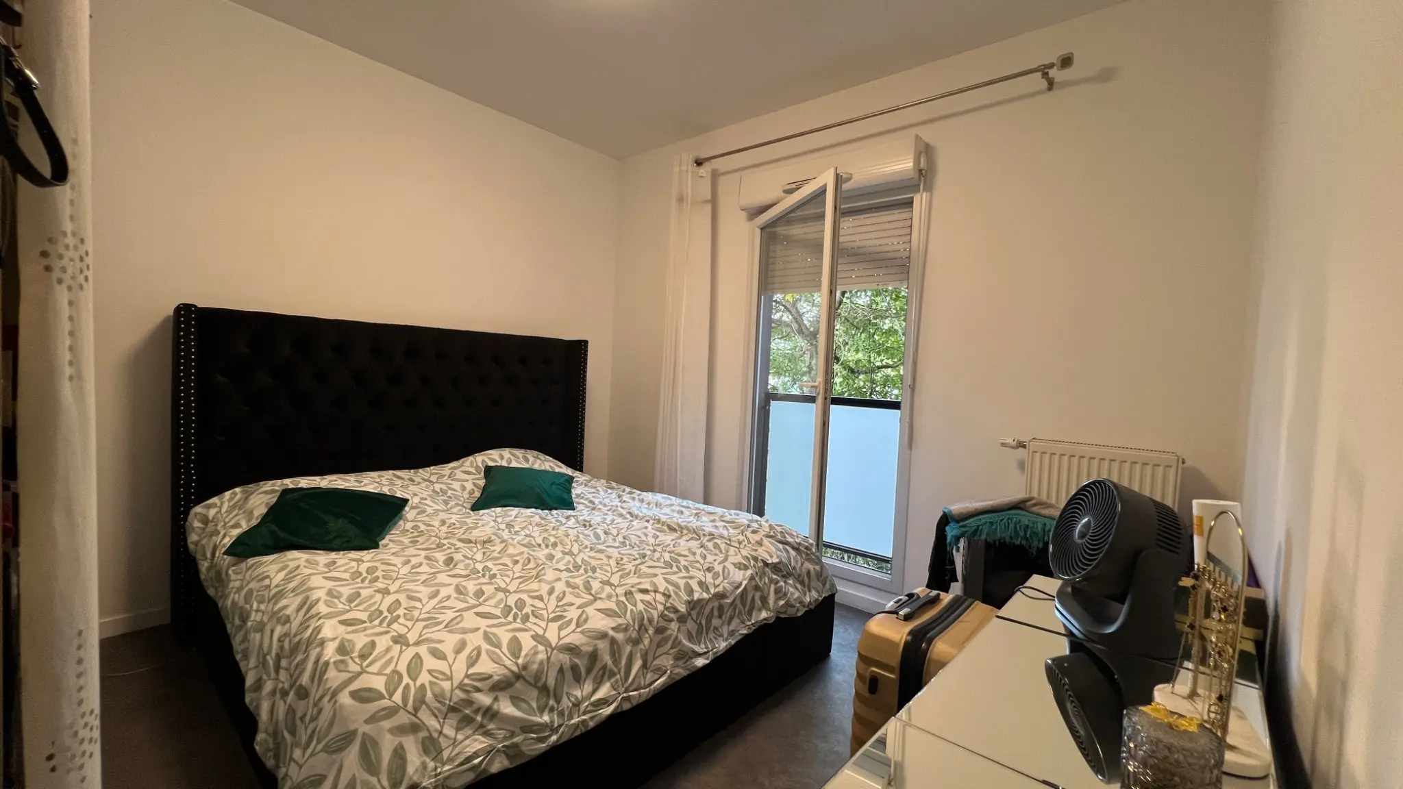 Première chambre donnant vers l’extérieur
