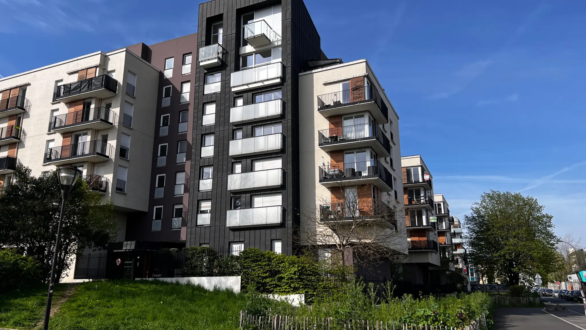 Résidence contemporaine et sécurisée dans le quartier du Port à l’Anglais